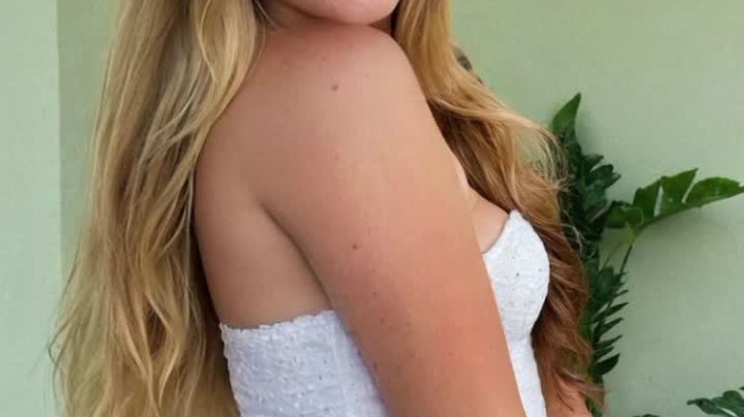 ⁣Mia Reid Mexico Model  Instagram sensational Biography
