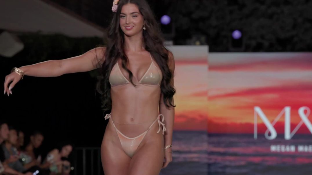 ⁣Diana Lapo’s Graceful Slow Motion Walk | Miami Swim Week Shows