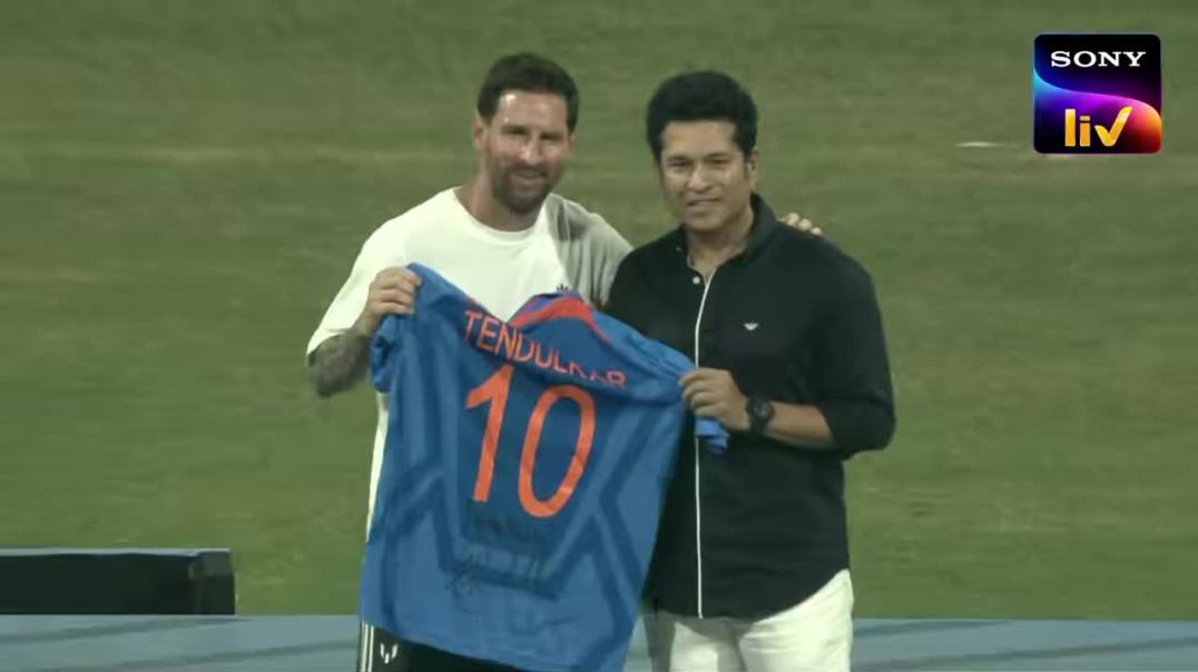 ⁣Messi meets Sachin Watch Exclusively On Viraltubex